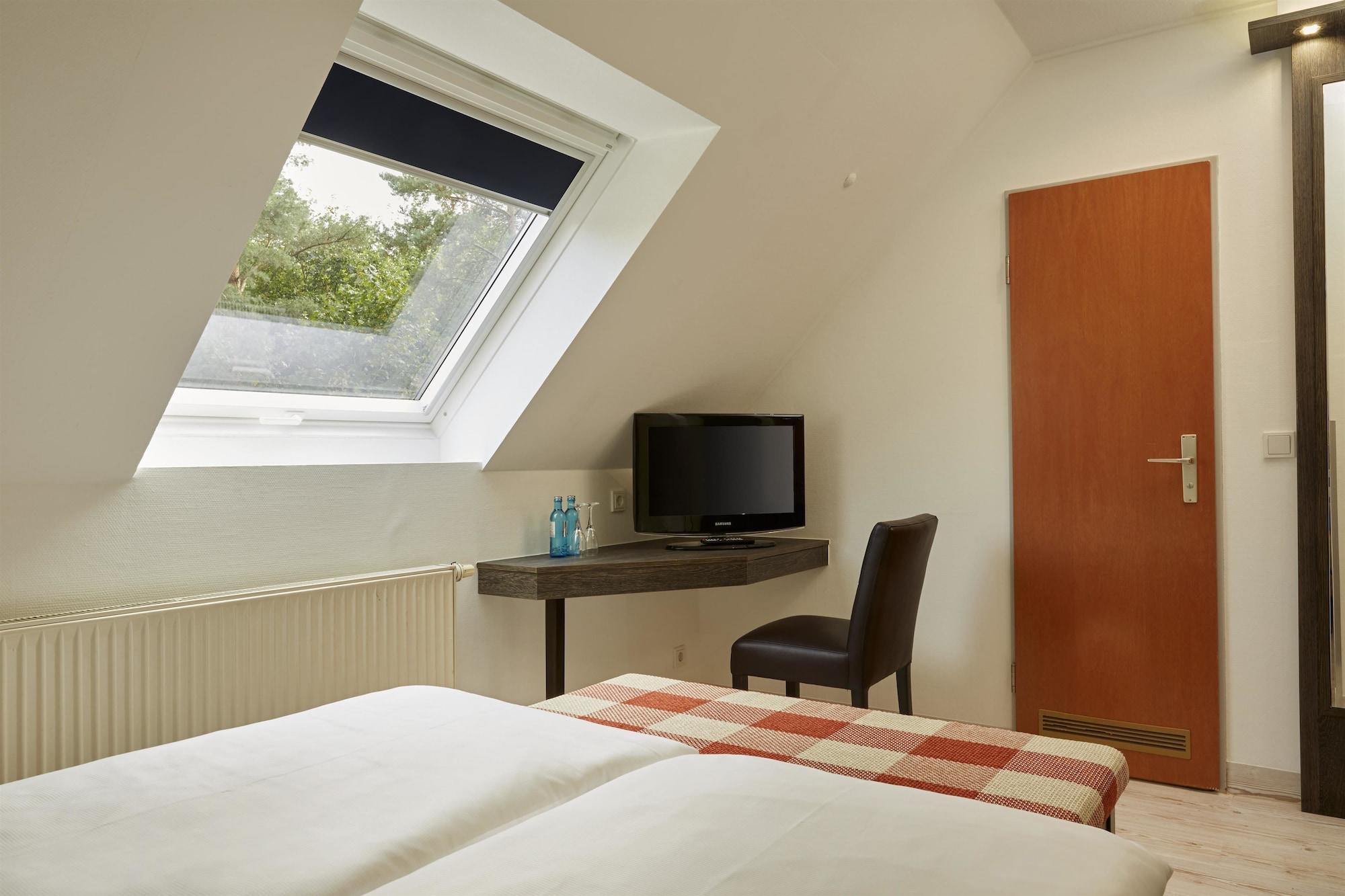H+ Hotel 4*