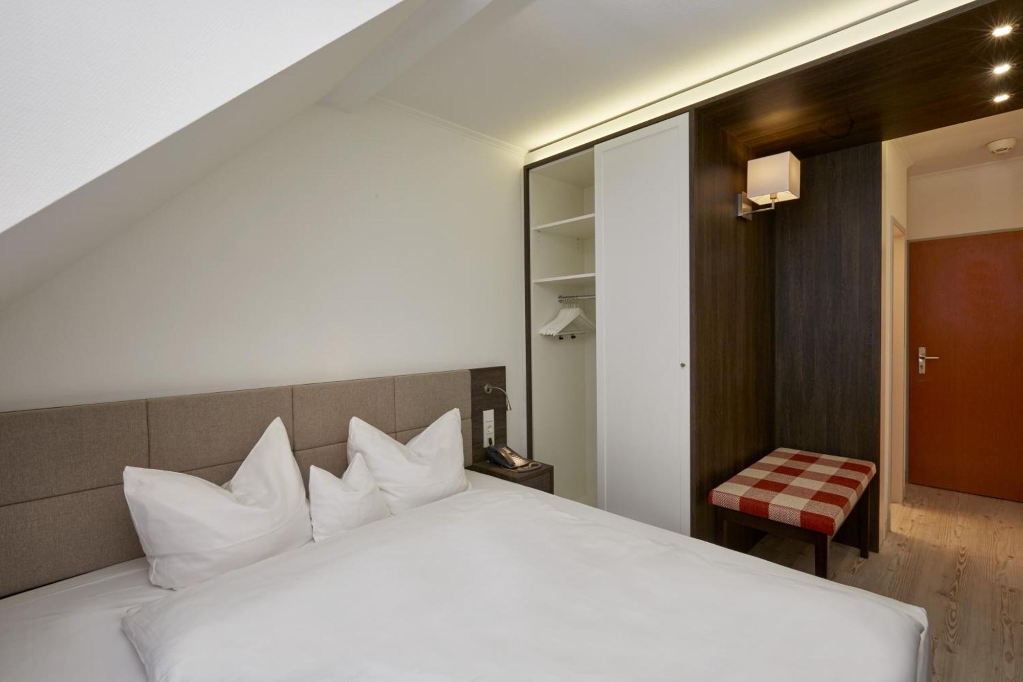 Hotel H+ 4*
