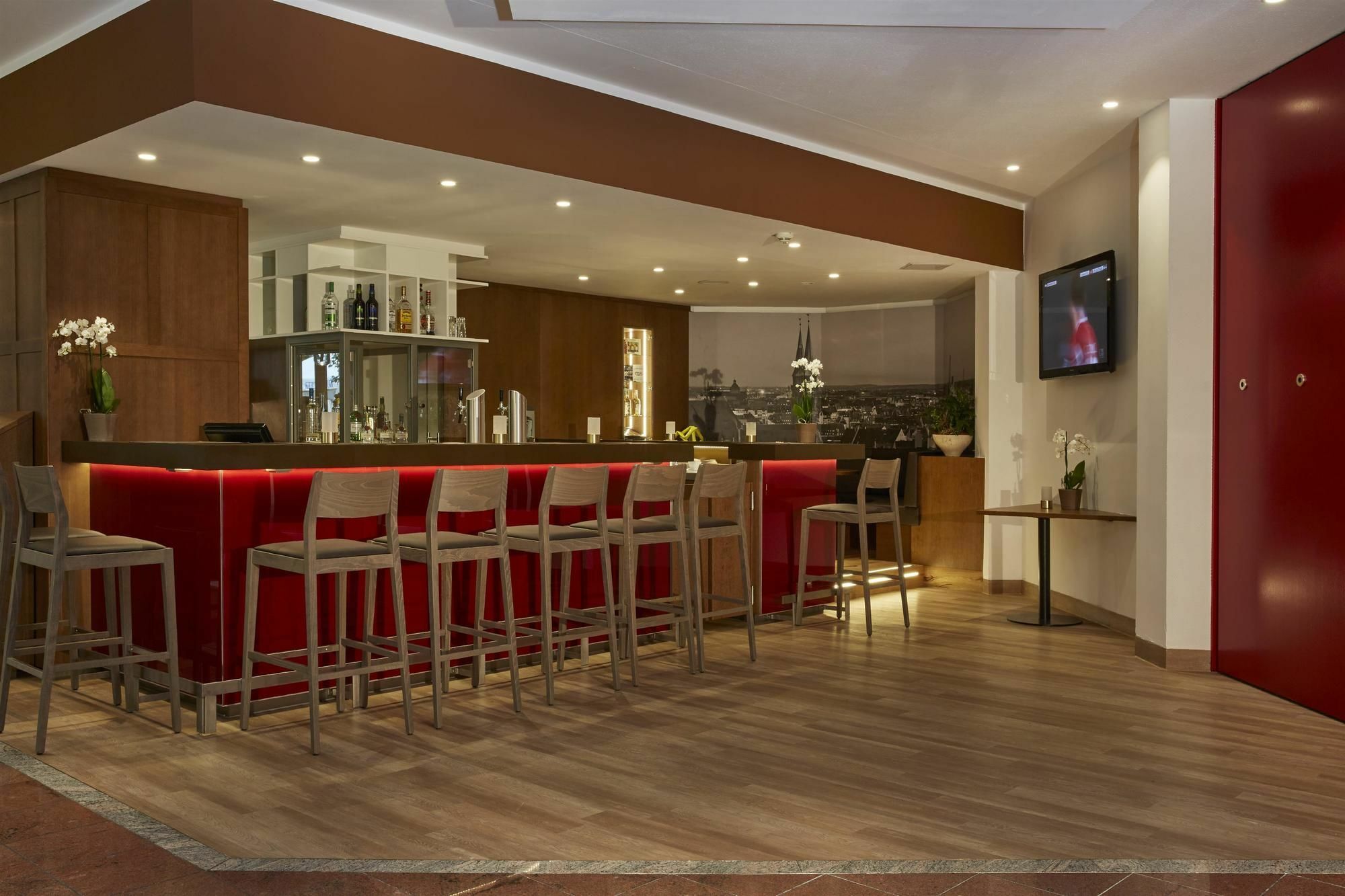 H+ Hotel